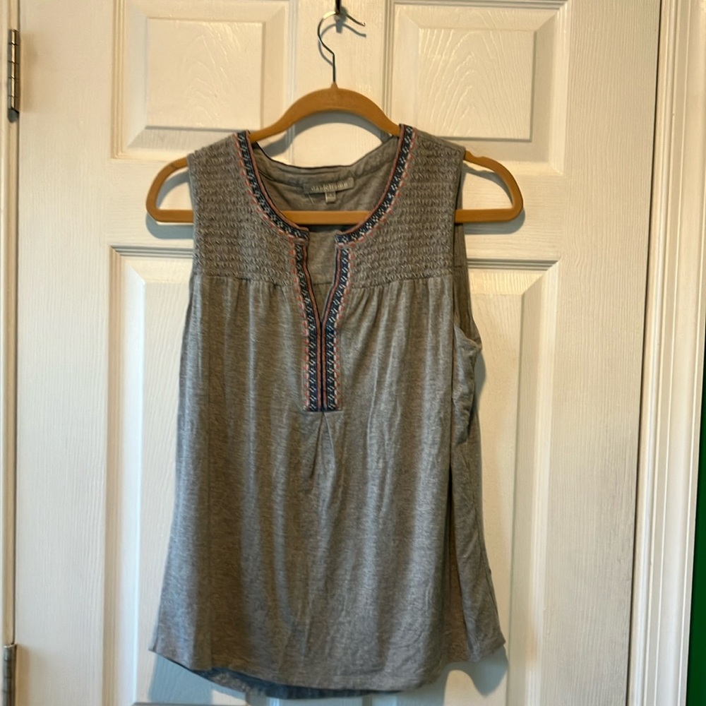 Daniel Rainn medium grey sleeveless rayon top with embroidery smocking tank boho